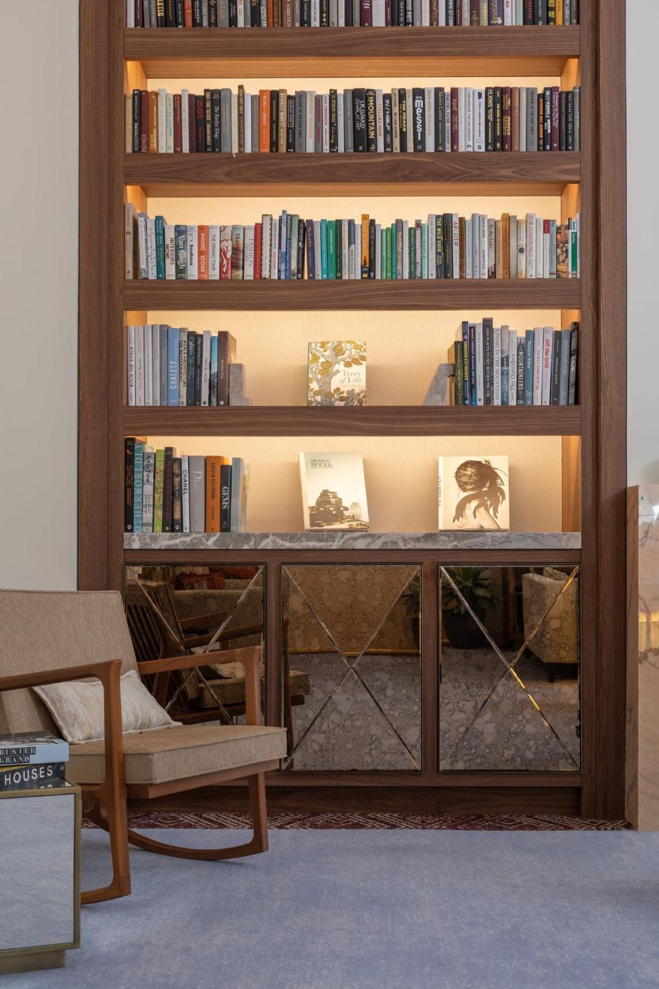 Viceroy Kopaonik Serbia Eksteriør bilde A bookcase with a built-in light