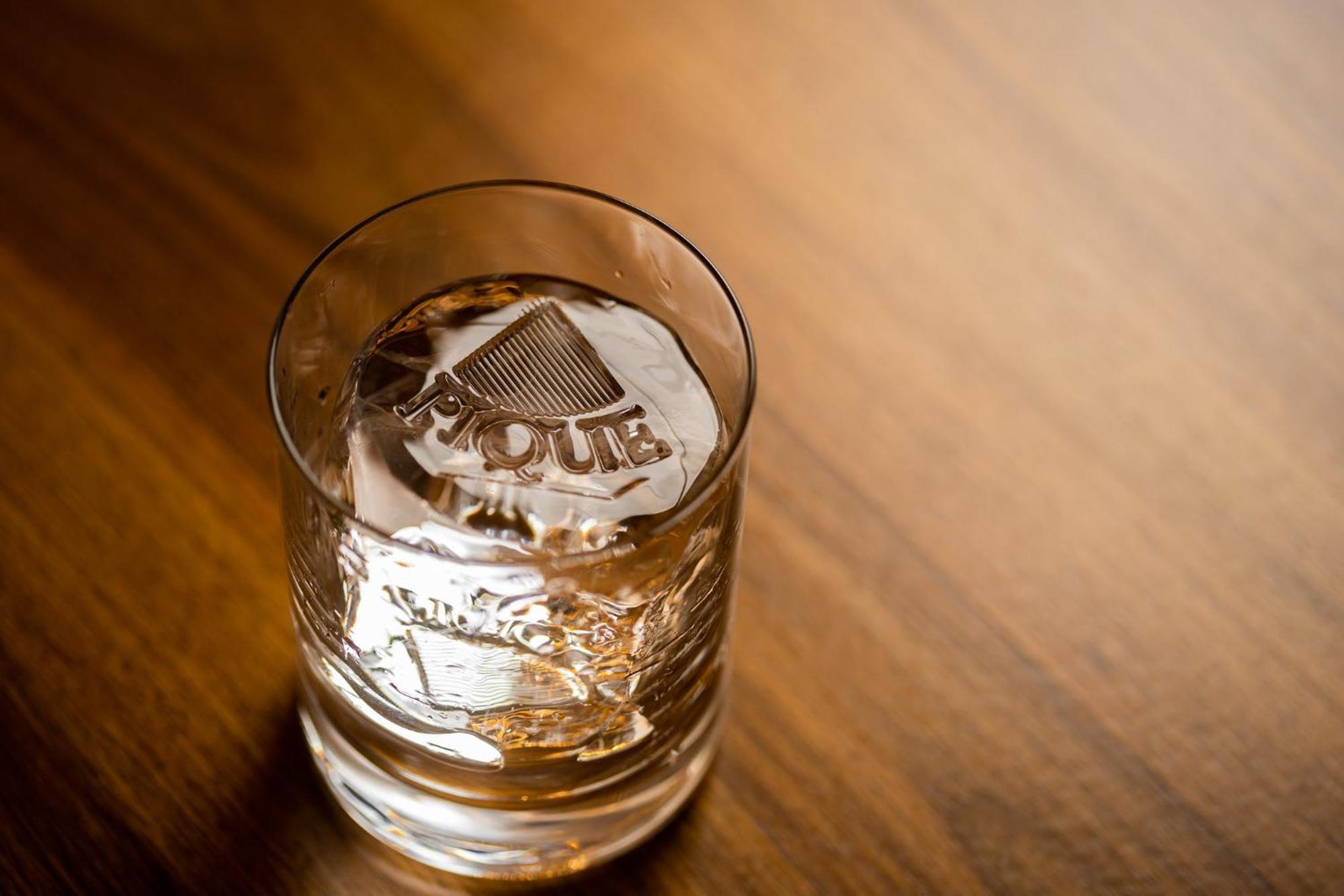 Viceroy Kopaonik Serbia Eksteriør bilde A glass of Old Fashioned with a large ice cube