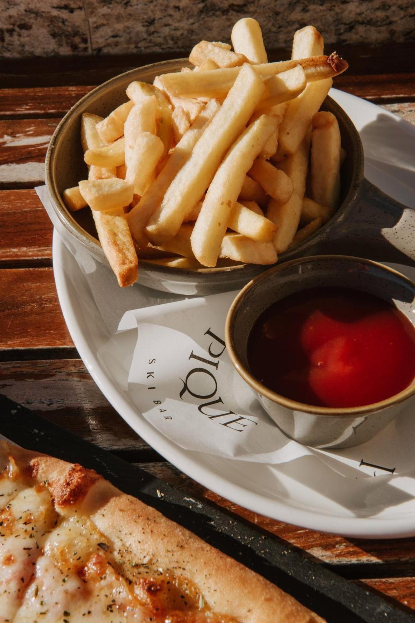 Viceroy Kopaonik Serbia Eksteriør bilde French fries and ketchup